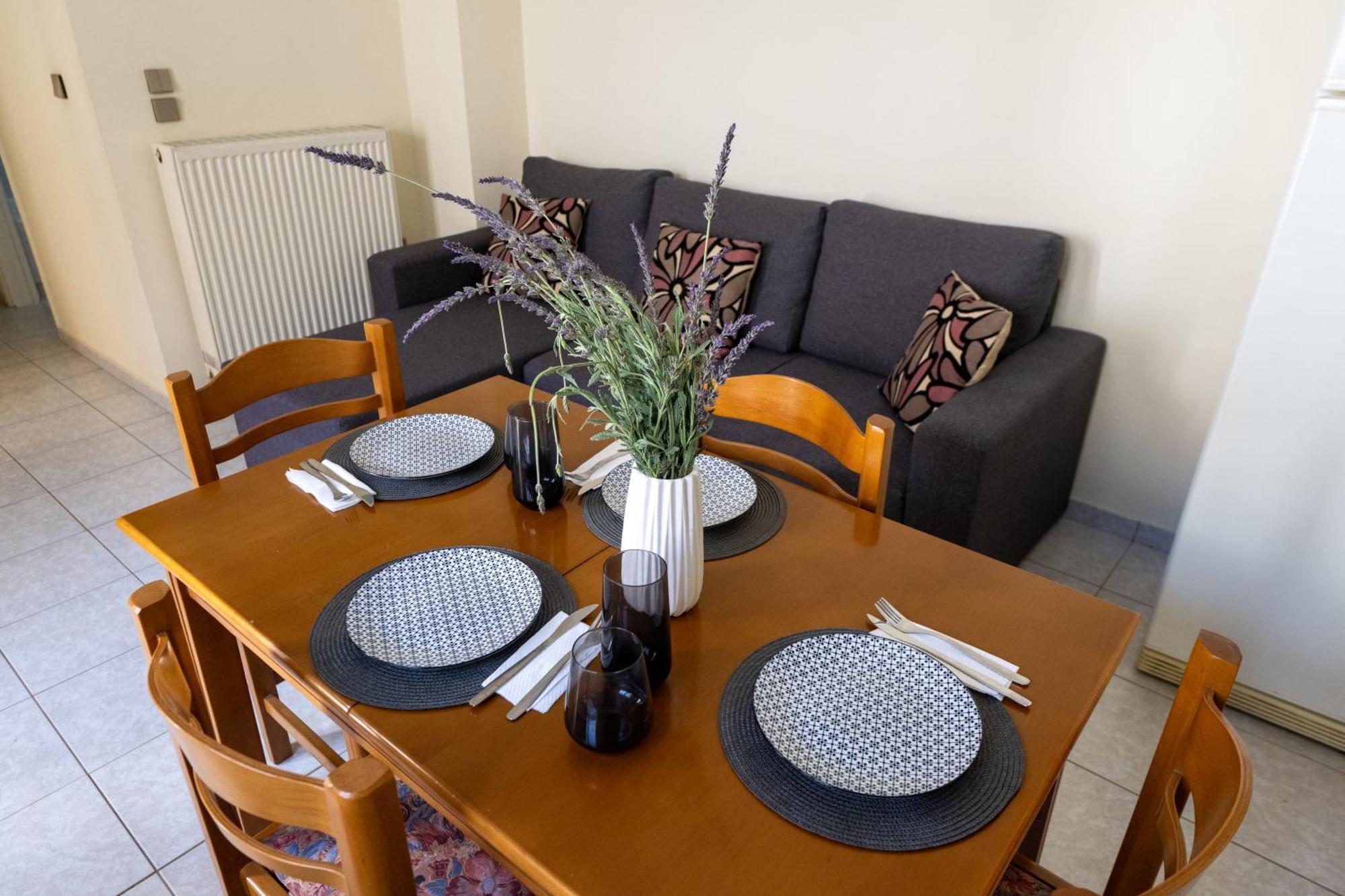 Mando Patrasso - Classical Apartment In The Center Of Patras With Free Parking Eksteriør billede