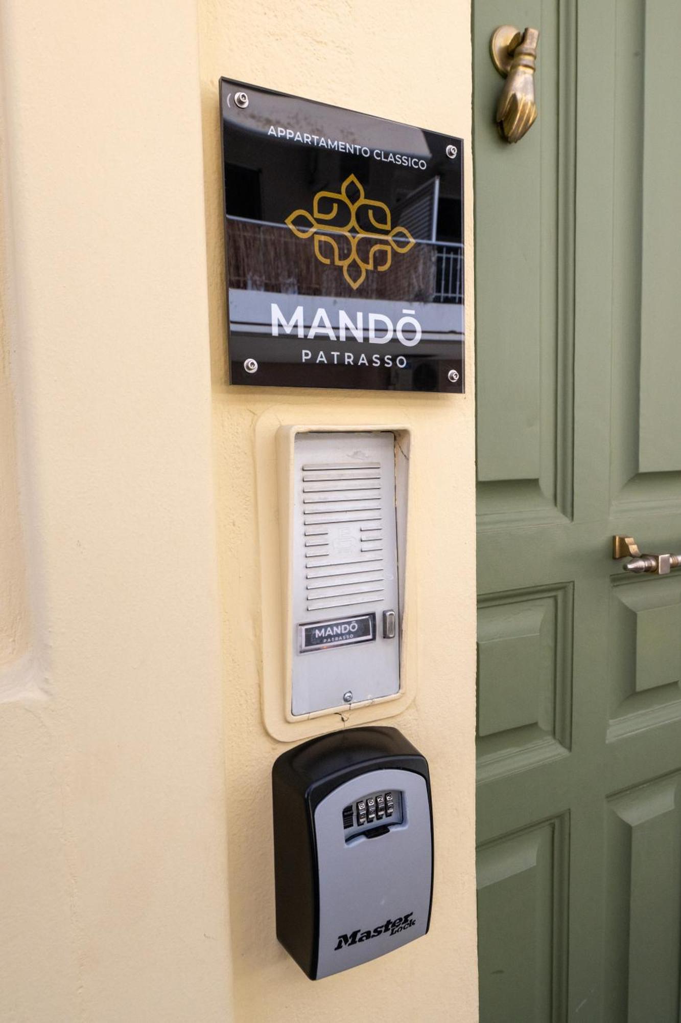 Mando Patrasso - Classical Apartment In The Center Of Patras With Free Parking Eksteriør billede