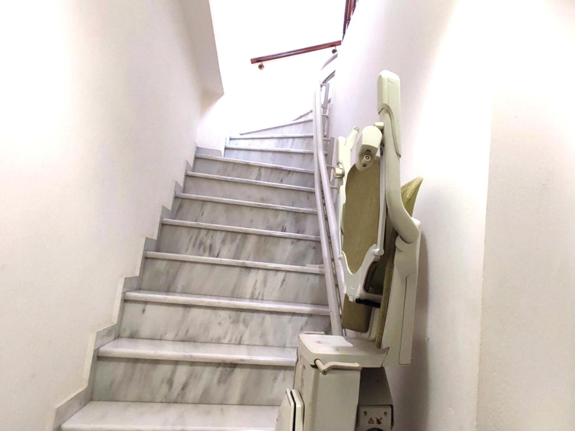 Mando Patrasso - Classical Apartment In The Center Of Patras With Free Parking Eksteriør billede